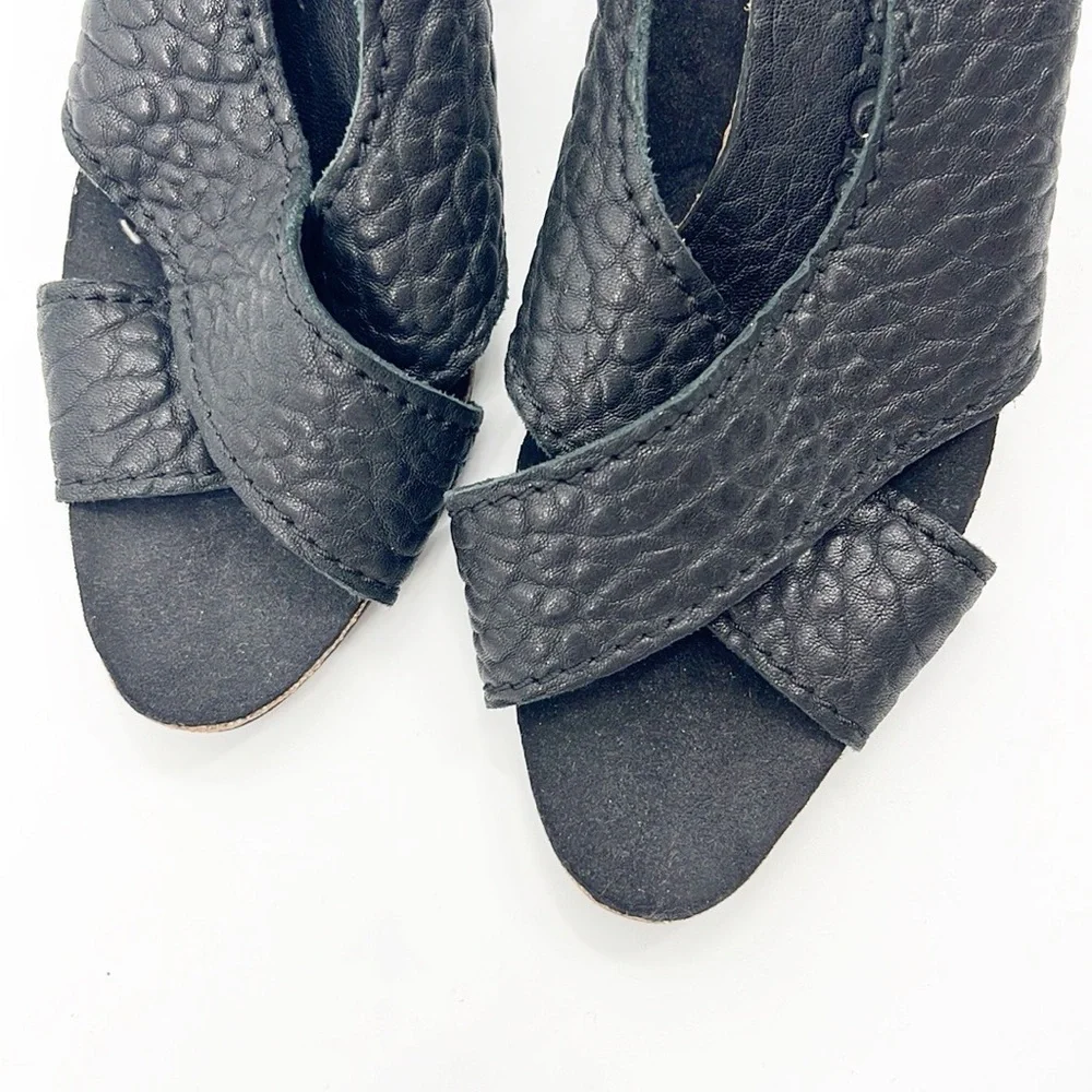 Pedro Garcia Maggie Pebbled Leather Peep Toe Slingback Heels size 40 10